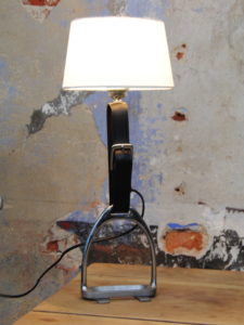 Stijgbeugel lamp