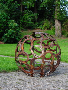 Decoratie bol hoefijzers 55 cm Roest